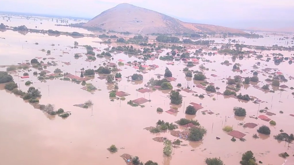 Σωματείο Συνταξιούχων Ι.Κ.Α. Ηλιούπολης-Δάφνης-Υμηττού / Σωματείο Εργαζομένων Δήμου Ηλιούπολης: Συλλογή ειδών πρώτης ανάγκης για τους πλημμυροπαθείς