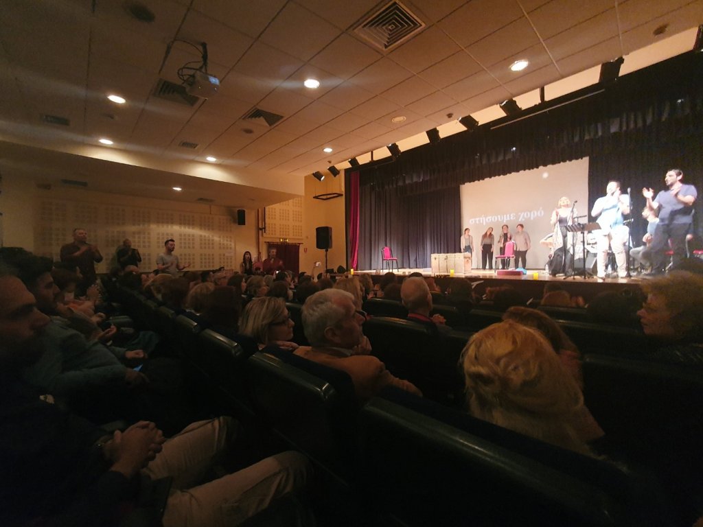 Η Πλατεία Τέχνης παρουσίασε μια βραδιά με τραγούδια, αφηγήσεις & συγκινήσεις
